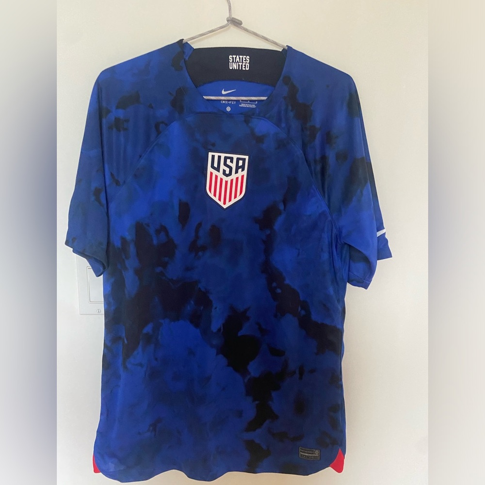 NIKE Men's Blue  V-Neck Dri-Fit Short Sleeve Active Shirt SZ M
